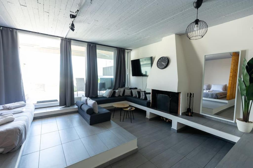 Deko Penthouse Suite Thessaloníki Exteriör bild